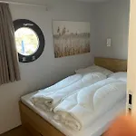 Waidlerland Hausboot 1 *