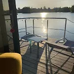 船屋 Waidlerland Hausboot 1 瓦尔德基兴